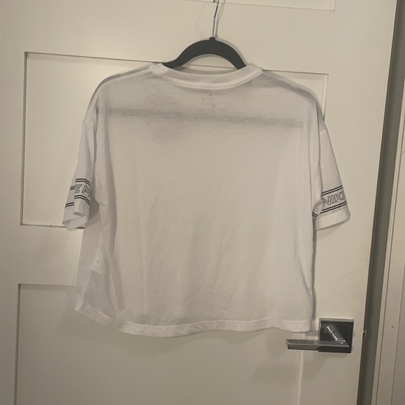 Nike pro shirt, new with tags - Picture 2 of 2